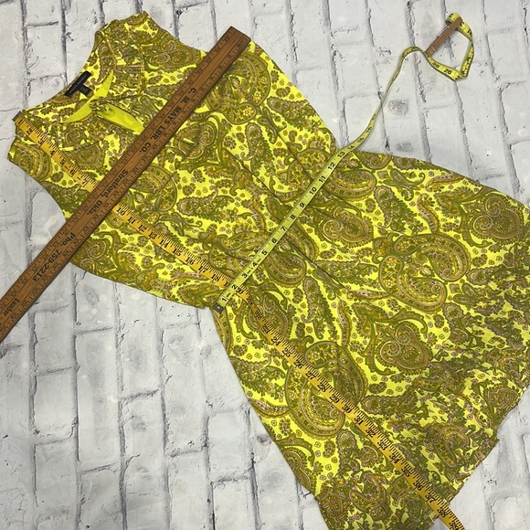 Banana Republic Dress Chartreuse Retro Paisley Sleeveless Tie Neck Pleated Hem - Picture 10 of 11